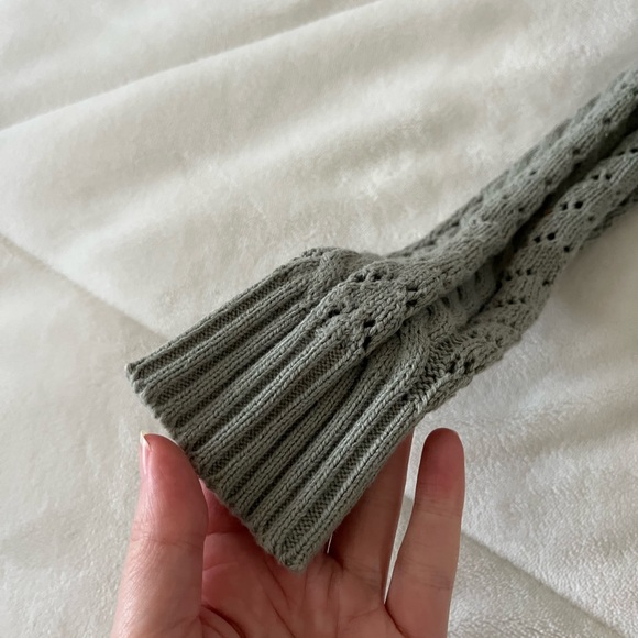 Twisted Open Back Sweater - Picture 2 of 6